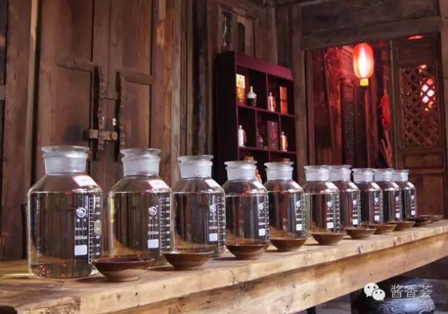 收藏醬香白酒的人 都是有錢(qián)人嗎